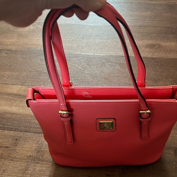 Anne Klein Handbags - NWOT Ann Klein shoulder bag in coral faux pebbled leather